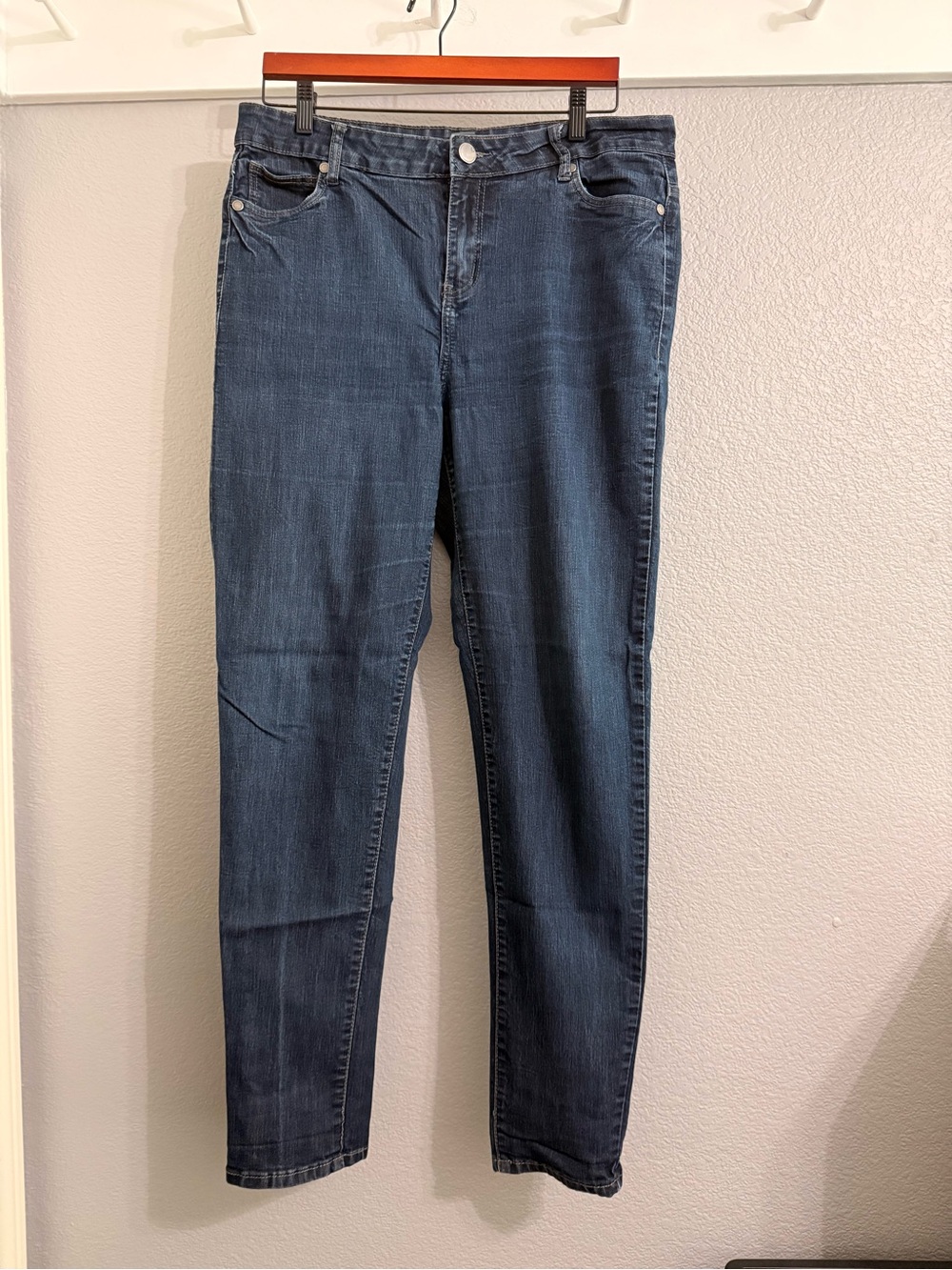 Avenue Skinny Jeans in Dark Blue Wash